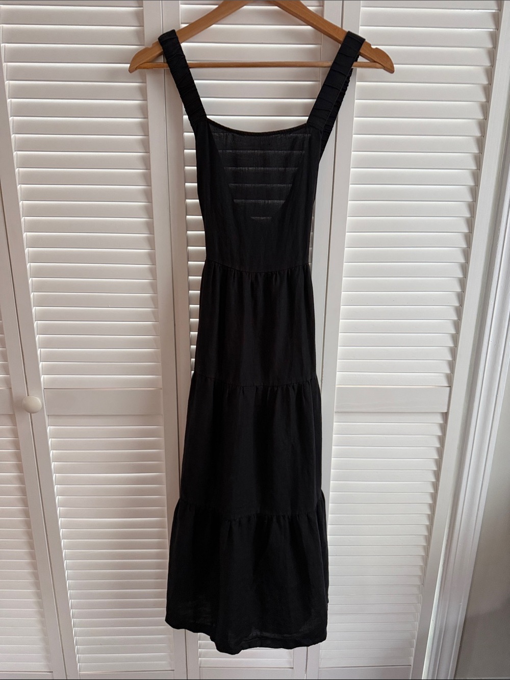 cloth & stone Black Tiered Linen Midi Sundress
